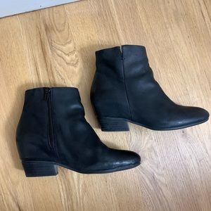 Sole Society black wedge booties sz 8.5